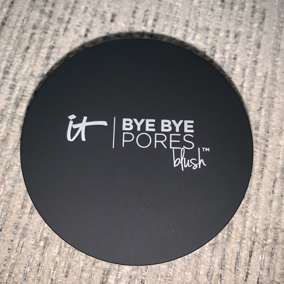 It Cosmetics Blush & Brush $63 Value New U… - Picture 3 of 9